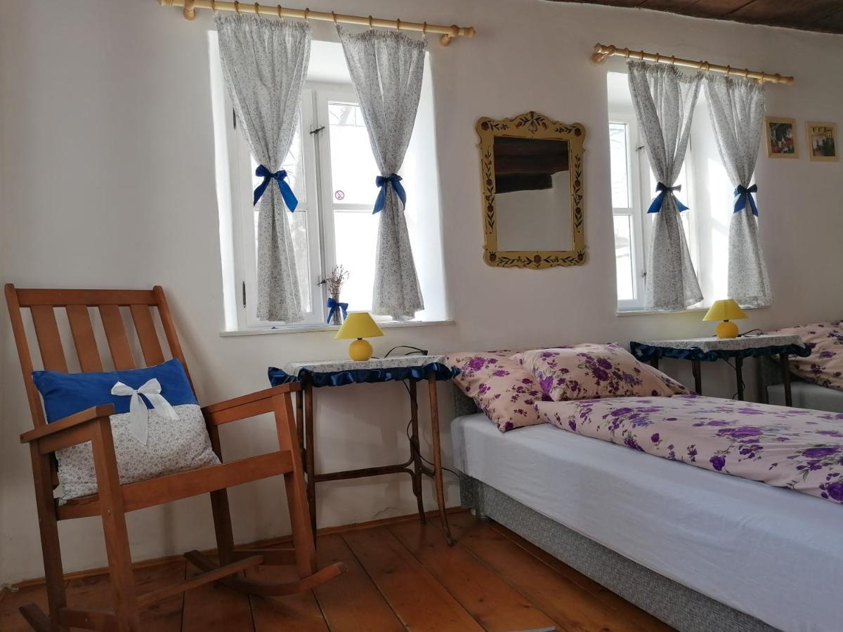 Zsambeki Vendeghaz -Anno1815- Hotel ภายนอก รูปภาพ