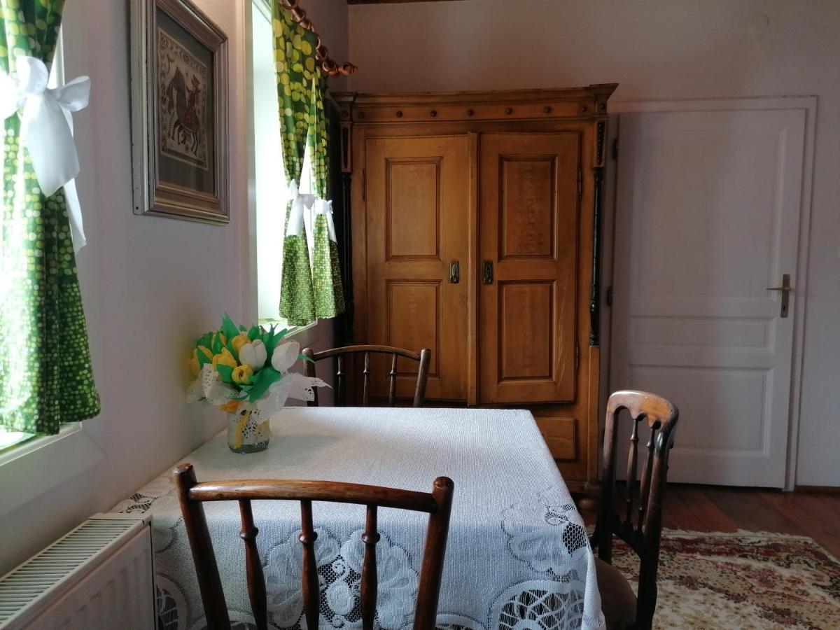Zsambeki Vendeghaz -Anno1815- Hotel ภายนอก รูปภาพ