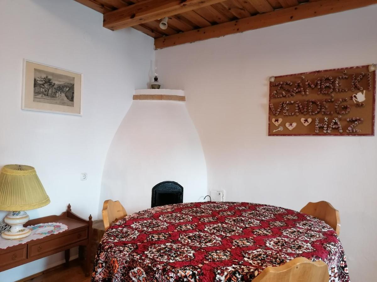 Zsambeki Vendeghaz -Anno1815- Hotel ภายนอก รูปภาพ